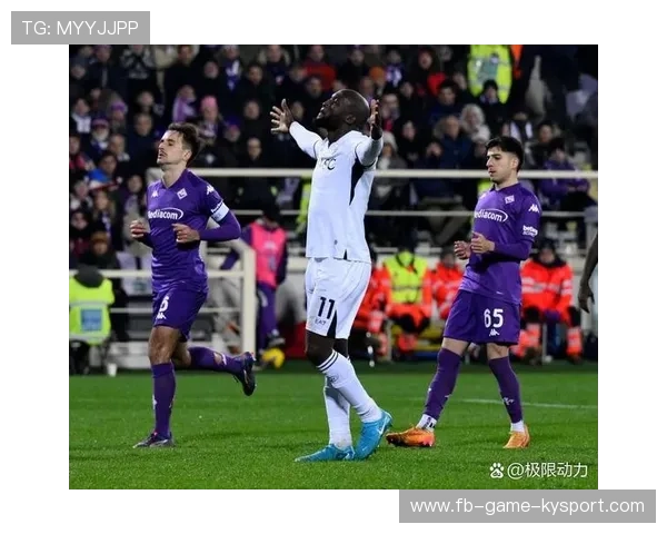 佛罗伦萨中场球员送出精准传球，帮助球队锁定胜局，佛罗伦萨队 传奇