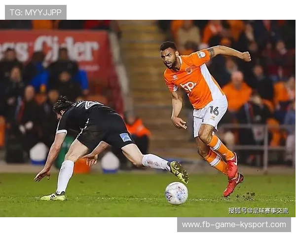 剑桥联客场取胜索尔索晋级英甲前列，剑桥联球衣